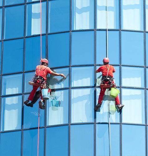 Мытье фасадов промальпинистами в Черкесске